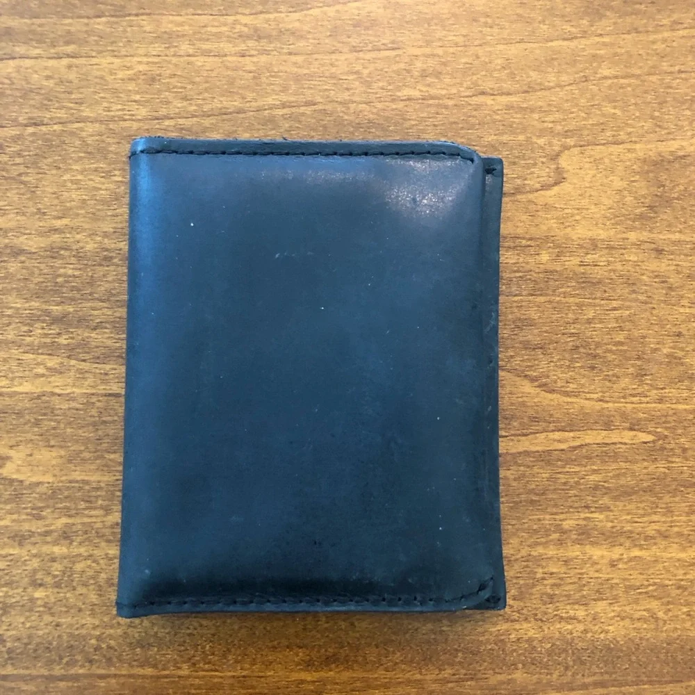 ABLE - LEATHER DEBRE BI-FOLD WALLET + BLACK